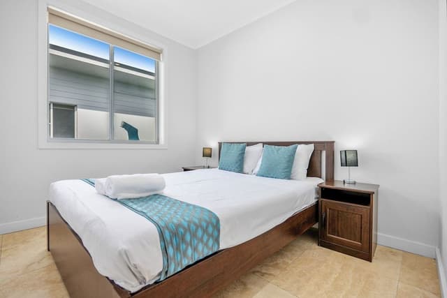 Family Apartment, 4 Queen Bedrooms