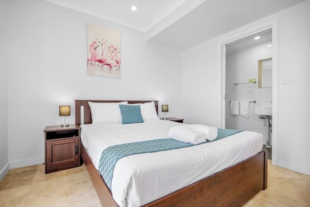 Family Apartment, 4 Queen Bedrooms