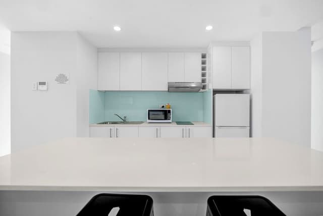 Family Apartment, 4 Queen Bedrooms