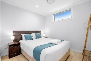 Lakes Resort3