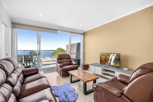 Deluxe Queen Penthouse