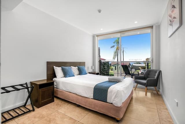 3 Queen Bedrooms Apartment