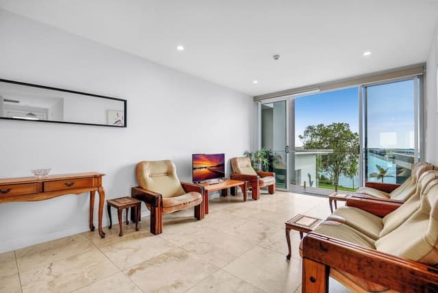 Family Apartment, 4 Queen Bedrooms