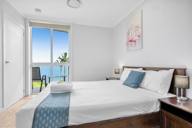 Family Apartment, 4 Queen Bedrooms