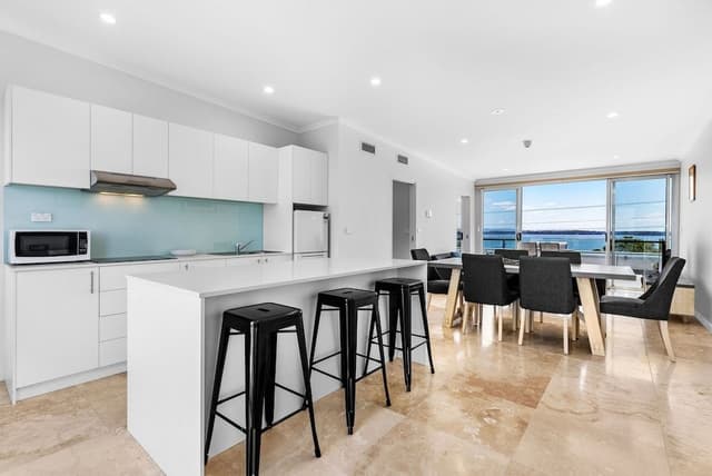 Deluxe Queen Penthouse