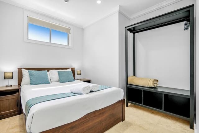 Family Apartment, 4 Queen Bedrooms