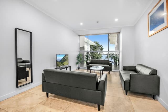 3 Queen Bedrooms Apartment