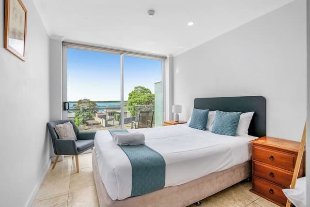 Family Apartment, 4 Queen Bedrooms