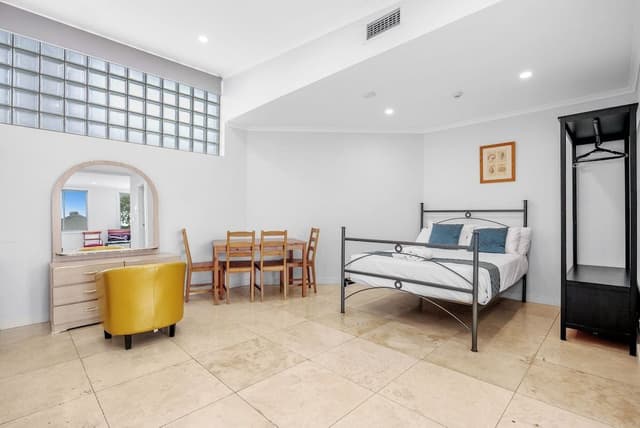 Family Queen Studio, Multiple Beds