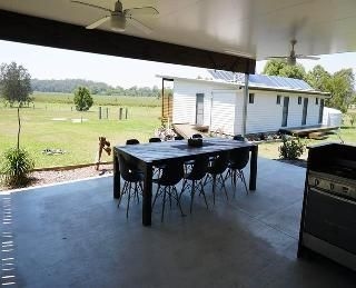 Brisbane North B&B and Winery0