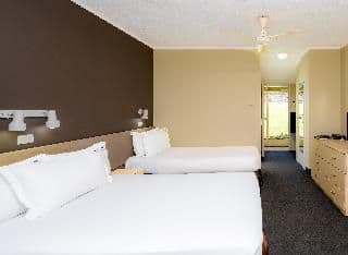 Double or Twin GARDEN VIEW TWO QUEEN BEDS
