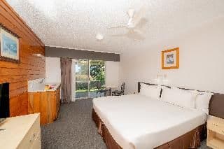 Double or Twin GARDEN VIEW TWO QUEEN BEDS