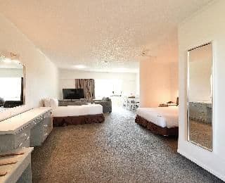TRIPLE DELUXE TWO BEDS