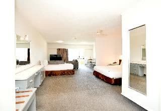 TRIPLE DELUXE TWO BEDS