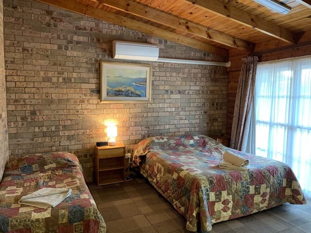 Superior Room, Multiple Beds (Queen & Single)