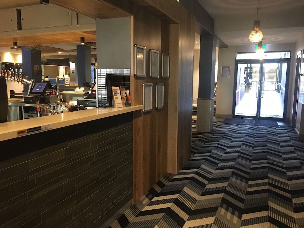 Swansea Hotel2