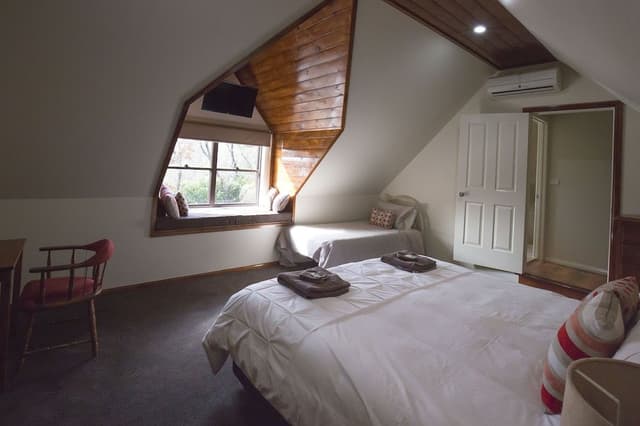 Deluxe Triple Room (Gold Leaf Room)