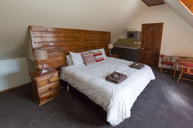 Deluxe Triple Room (Gold Leaf Room)