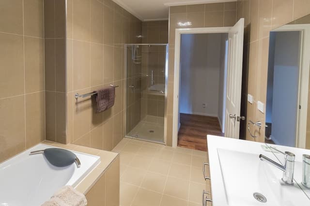 Deluxe Triple Room (Gold Leaf Room)