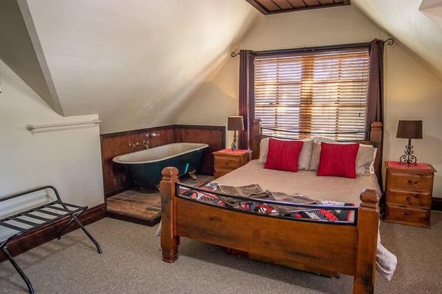 Deluxe Double Room (Gold Bullion Room)