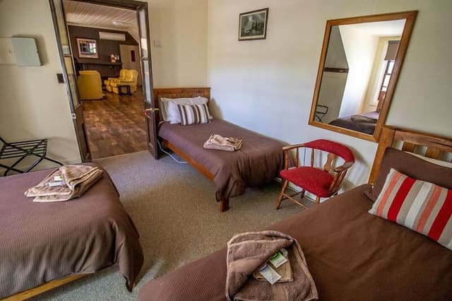 Basic Triple Room, Shared Bathroom (Gold Nugget Room)