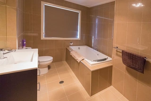 Deluxe Triple Room (Gold Leaf Room)