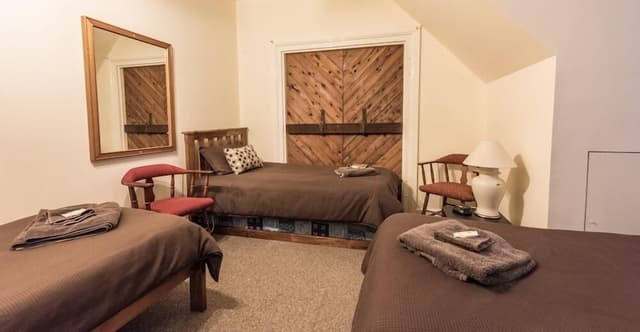 Basic Triple Room, Shared Bathroom (Gold Nugget Room)