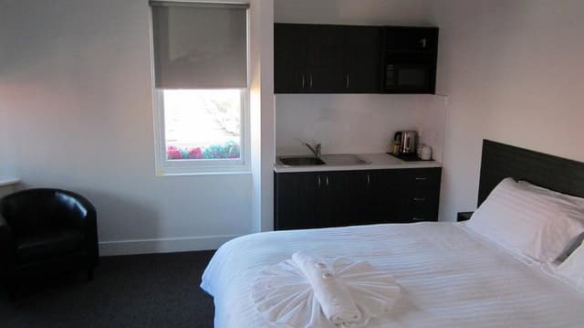 King Kitchenette Room