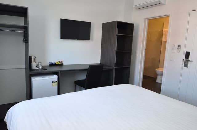 Double Bed Single Room
