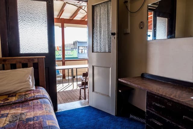 Budget Single Room - Shared Bathroom
