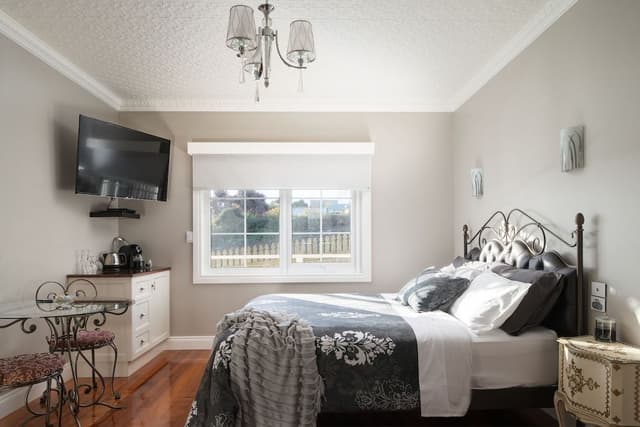 Deluxe Double Room, 1 King Bed, Non Smoking, City View