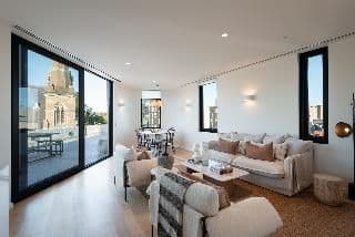 APARTMENT WITH TERRACE