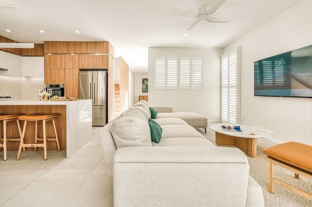 Five Bedroom Saltbush Luxury Home with Pool