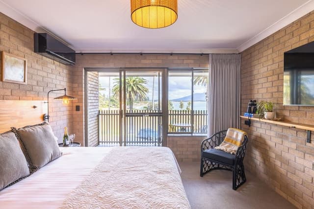 Ocean View King (Motel)