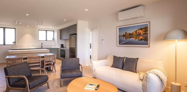 Beachfront Two Bedrooms (King)