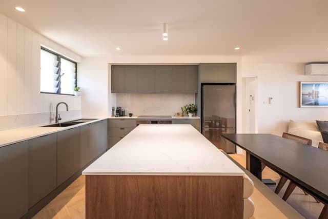 Beachfront Two Bedrooms (King)