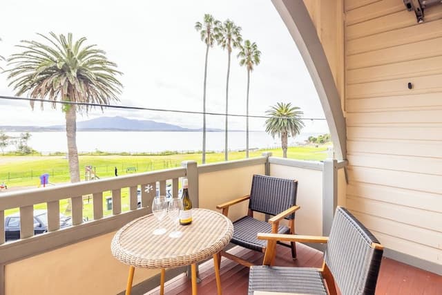 Ocean View Queen (Hotel)