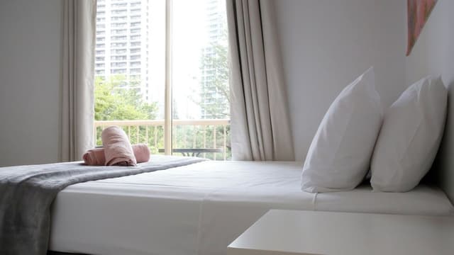Queen Size Bed with Balcony