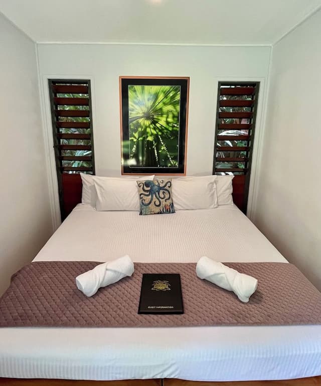 Basic Cabin, 1 King Bed