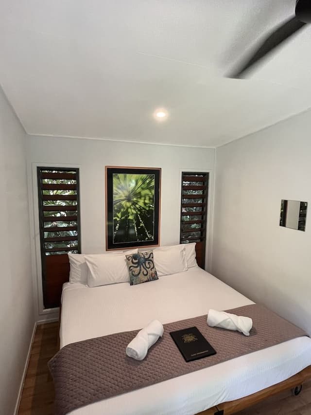 Basic Cabin, 1 King Bed
