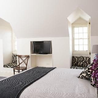 DOUBLE QUEEN SIZE BED