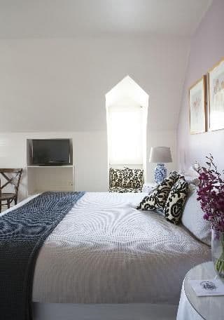 DOUBLE QUEEN SIZE BED
