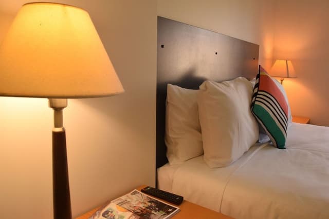 Queen Bed Room