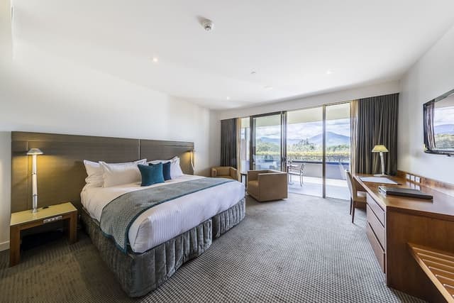 Premium Mountain View Room