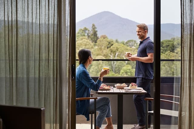 Premium Mountain View Room