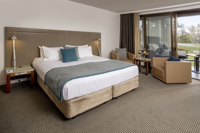 Lawn View Room