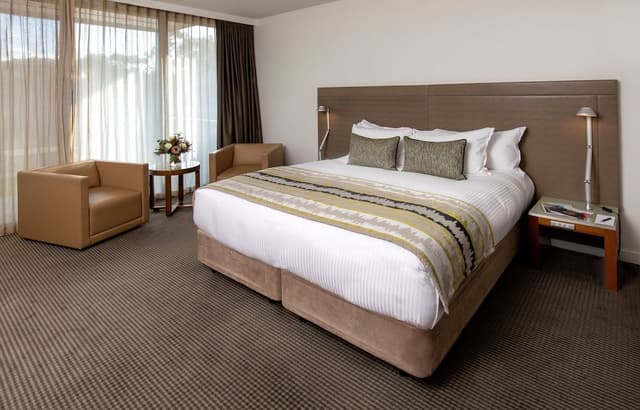 Lawn View Room