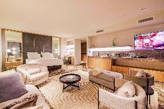 SUITE LUXURY