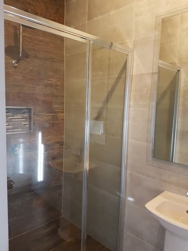 Hotel Deluxe Queen Room