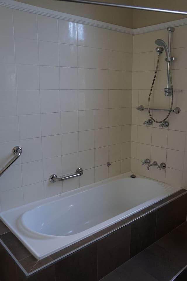 Traditional Triple Room with Shared Bathroom